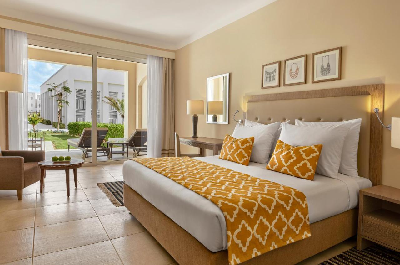Steigenberger Resort Alaya Marsa Alam - Red Sea - Adults Friendly 16 Years Plus Coraya Bay Exteriör bild A bedroom at the Hilton Sharm El Sheikh
